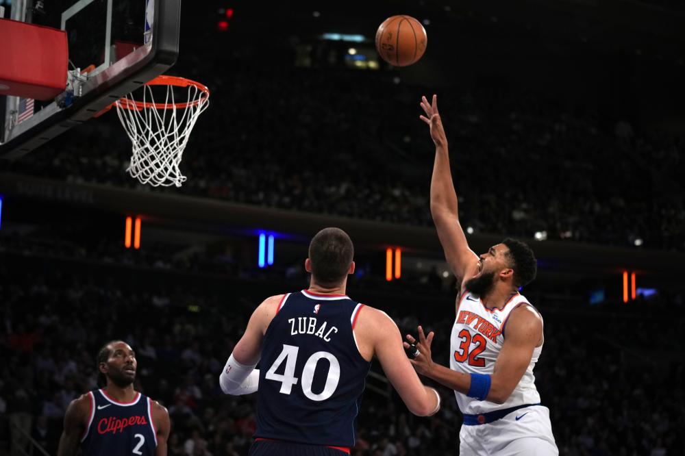 幼儿园开学第一天，小朋友不适应想回家，园内上演“老鹰抓小鸡”