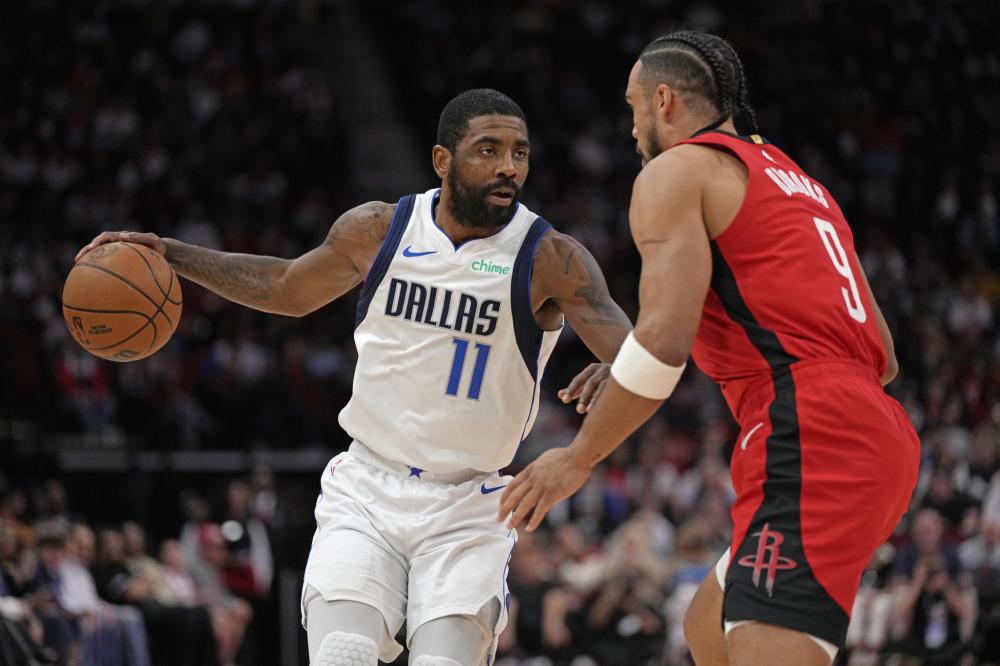 全国人均体育场地面积“破.